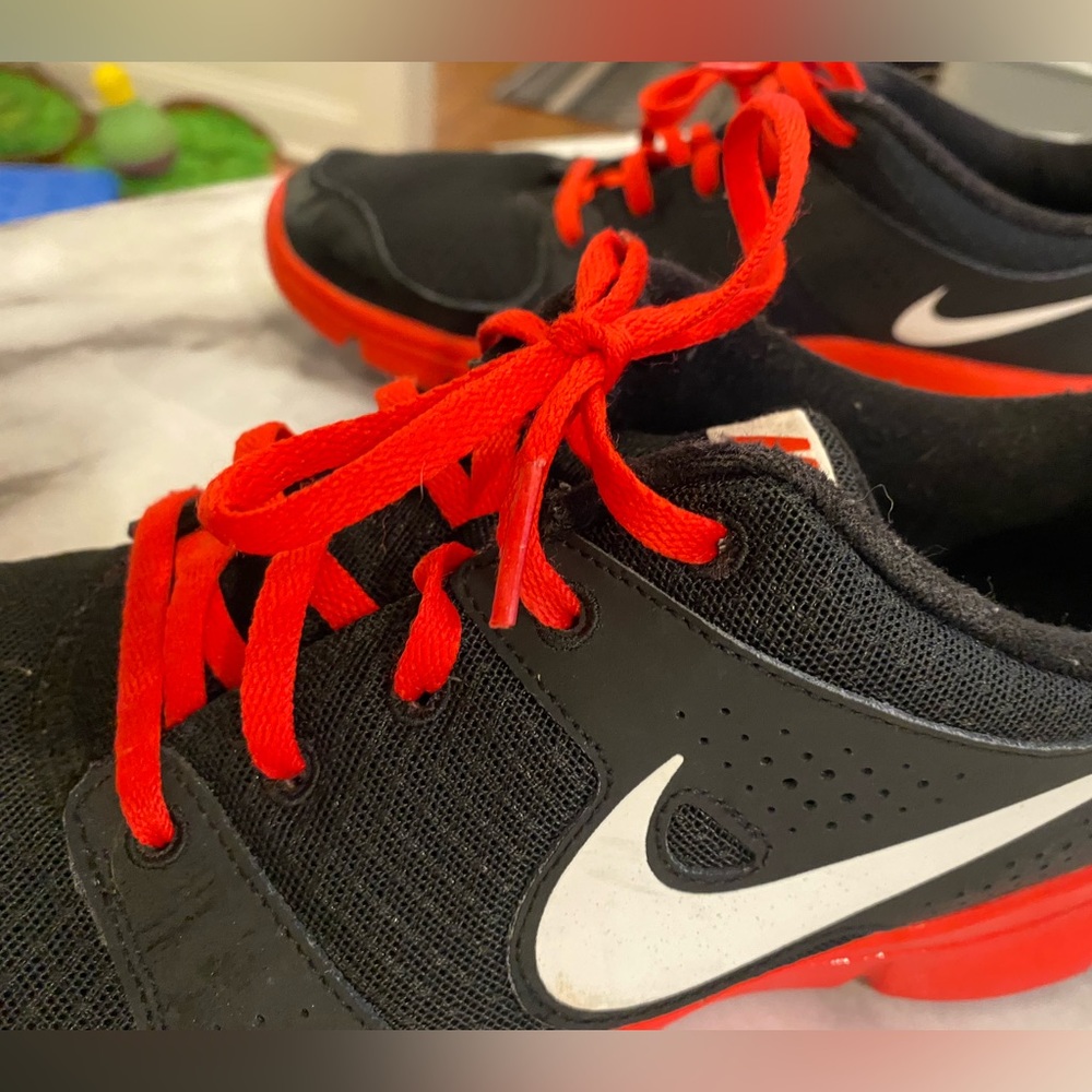 Nike Run Shoes.  Black and Red Pimento.  Size 10